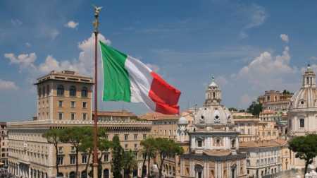 Банк крупнейшего страховщика Италии начнет работать с криптовалютой