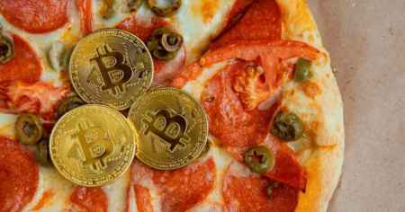 Криптоэнтузиаст купил 10 тысяч пицц на Bitcoin Pizza Day
